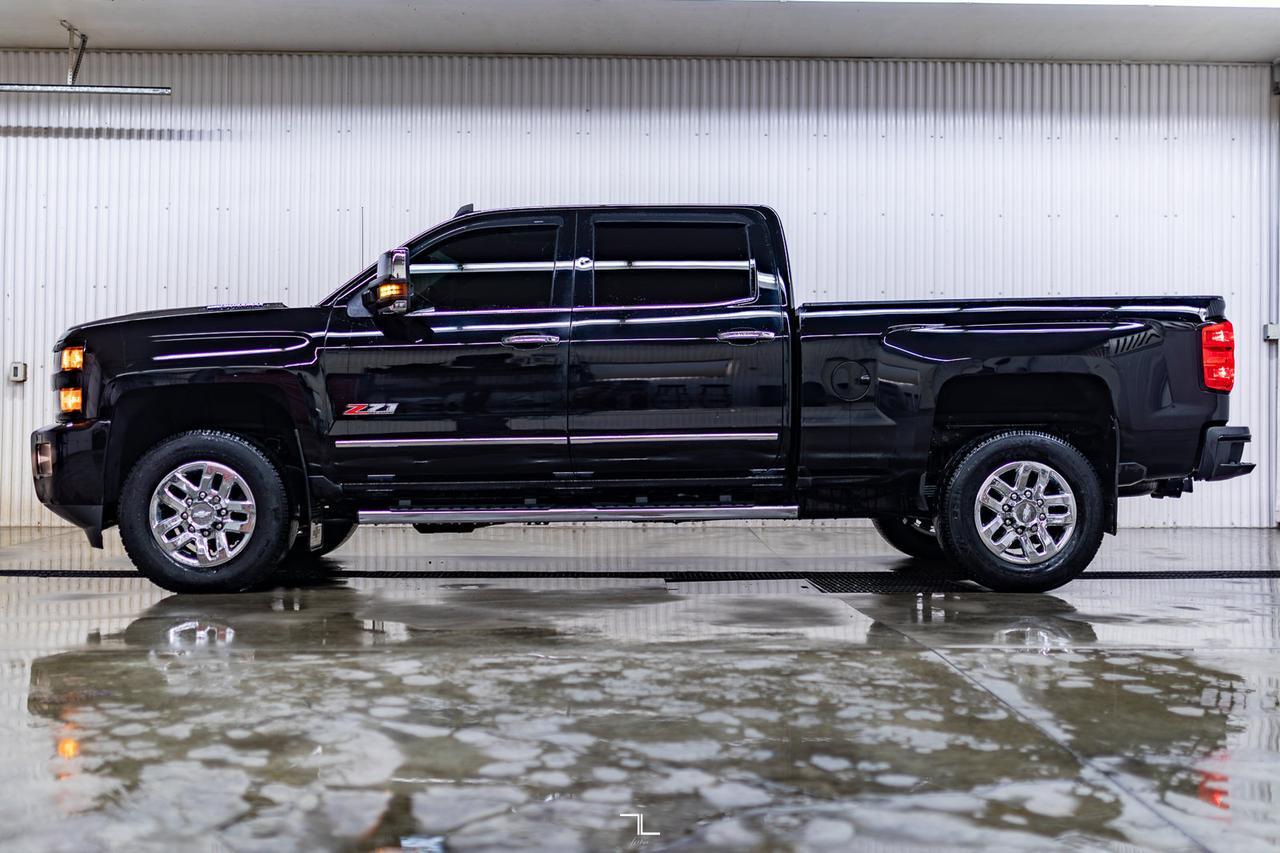 2019 Chevrolet Silverado 3500HD 4x4 Crew Cab LTZ Z71 Diesel Leather Roof Nav Red Deer AB