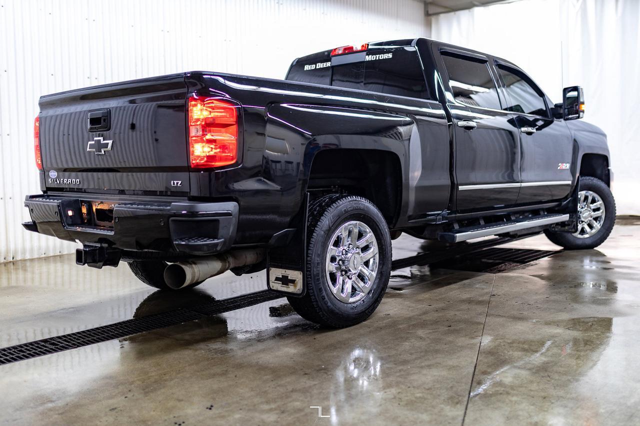 2019 Chevrolet Silverado 3500HD 4x4 Crew Cab LTZ Z71 Diesel Leather Roof Nav Red Deer AB