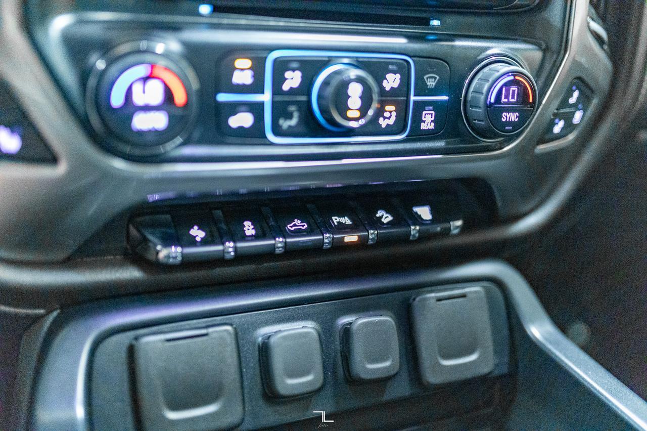 2019 Chevrolet Silverado 3500HD 4x4 Crew Cab LTZ Z71 Diesel Leather Roof Nav Red Deer AB