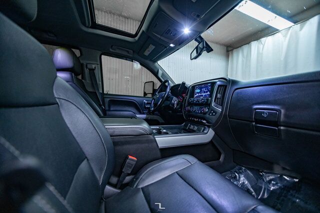 2019 Chevrolet Silverado 3500HD 4x4 Crew Cab LTZ Z71 Diesel Leather Roof Nav Red Deer AB