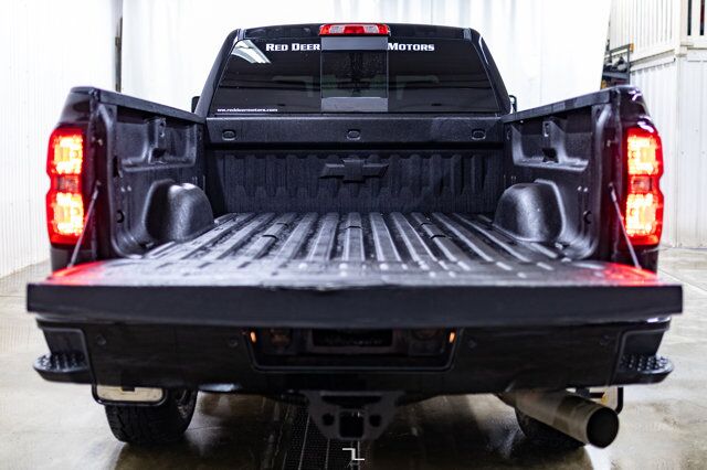 2019 Chevrolet Silverado 3500HD 4x4 Crew Cab LTZ Z71 Diesel Leather Roof Nav Red Deer AB