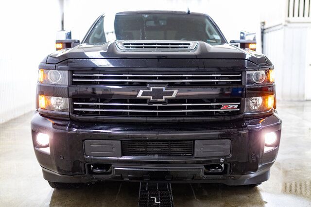 2019 Chevrolet Silverado 3500HD 4x4 Crew Cab LTZ Z71 Diesel Leather Roof Nav Red Deer AB