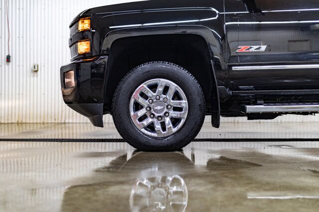 2019 Chevrolet Silverado 3500HD 4x4 Crew Cab LTZ Z71 Diesel Leather Roof Nav Red Deer AB