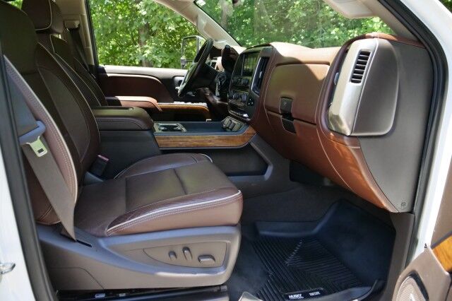 2019 Chevrolet Silverado 3500HD High Country 4X4 / Plus Package / Duramax Diesel! High Point NC