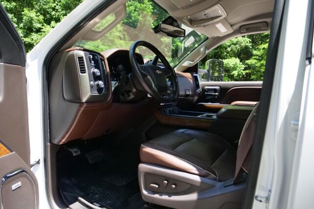 2019 Chevrolet Silverado 3500HD High Country 4X4 / Plus Package / Duramax Diesel! High Point NC