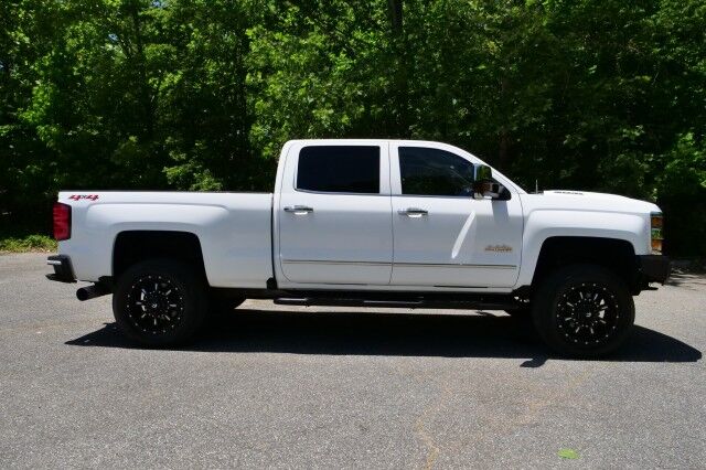 2019 Chevrolet Silverado 3500HD High Country 4X4 / Plus Package / Duramax Diesel! High Point NC