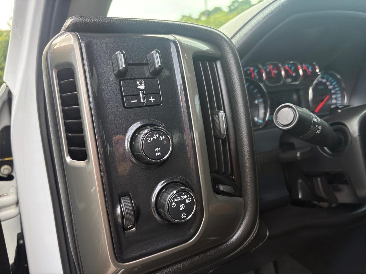 2019 Chevrolet Silverado 3500HD High Country, BED LINER, RUNNING BOARDS, TOW PACKAGE, SUNROOF, REMOTE START, BACKUP CAMERA, HEATED & A/CA SEATS, NAVIGATION, REAR POWER SLIDING WINDOW, ONLY 1 OWNER, GO ON THE COUNTRY ROAD IN THIS 3500 Virginia Beach VA