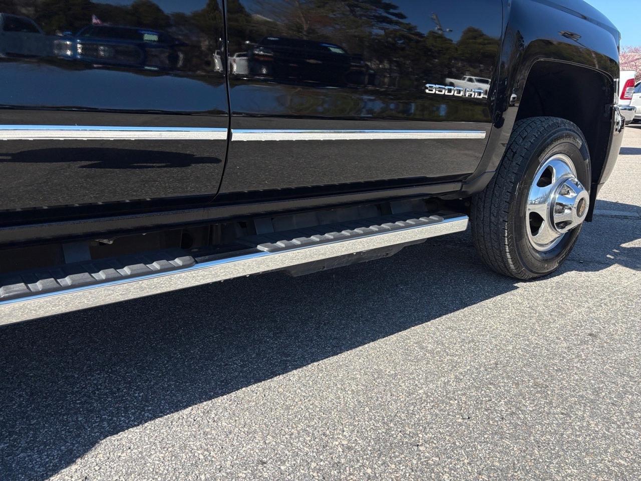 2019 Chevrolet Silverado 3500HD LTZ, DUALLY TOW PACKAGE, RUNNING BOARDS, HARD TONNEAU COVER, APPLE CARPLAY/ANDROID AUTO, HEATED & COOLING SEATS, BLIND SPOT ALERT, BACKUP CAMERA WITH PARKING SENSORS, ONLY 59K MILES, JUST 1 OWNER, RIDE BIG IN THIS 3500! Virginia Beach VA
