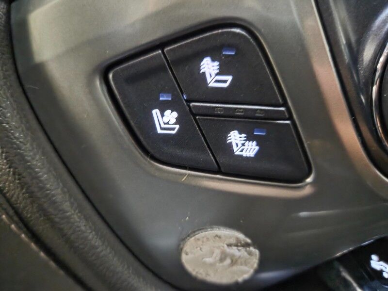 2019 Chevrolet Silverado 3500HD LTZ Dually Flatbed 6.6L Duramax Diesel GPS Camera FREE WARRANTY Arlington TX