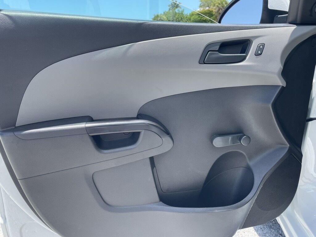 2019 Chevrolet Sonic LT~CLEAN CARFAX~HATCHBACK~ONLINE FINANCE AND SHIPPING AVAILABLE!!!! Sarasota FL