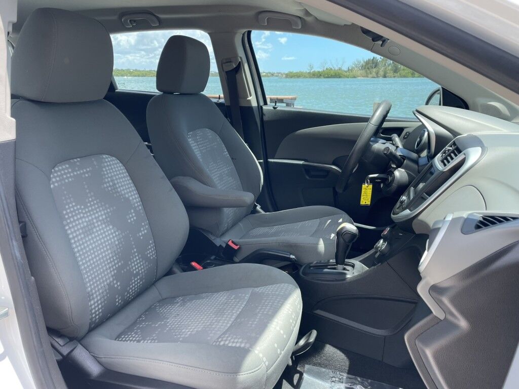 2019 Chevrolet Sonic LT~CLEAN CARFAX~HATCHBACK~ONLINE FINANCE AND SHIPPING AVAILABLE!!!! Sarasota FL