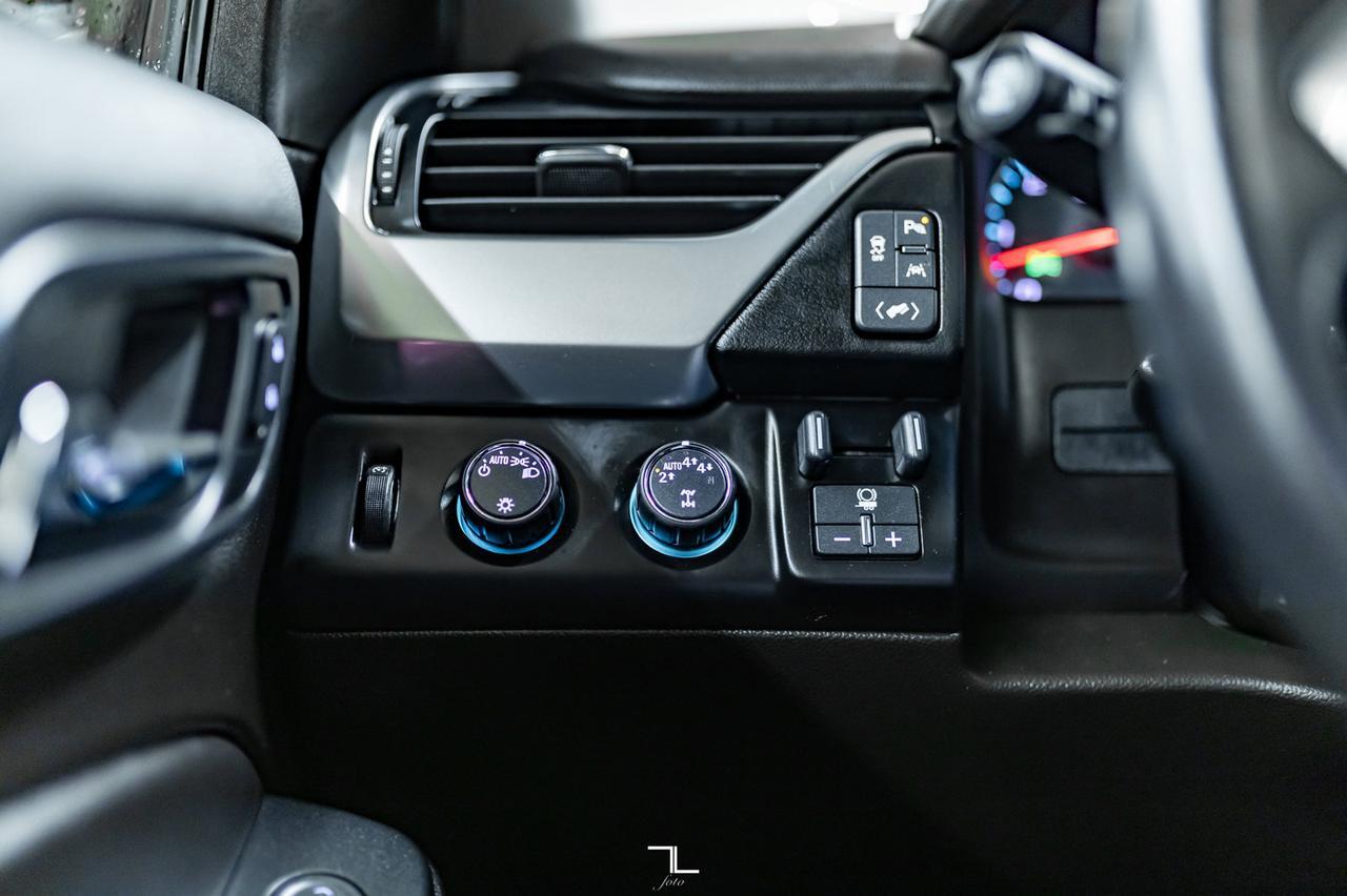 2019 Chevrolet Suburban 1500 4x4 LT Leather Roof Nav DVD Red Deer AB