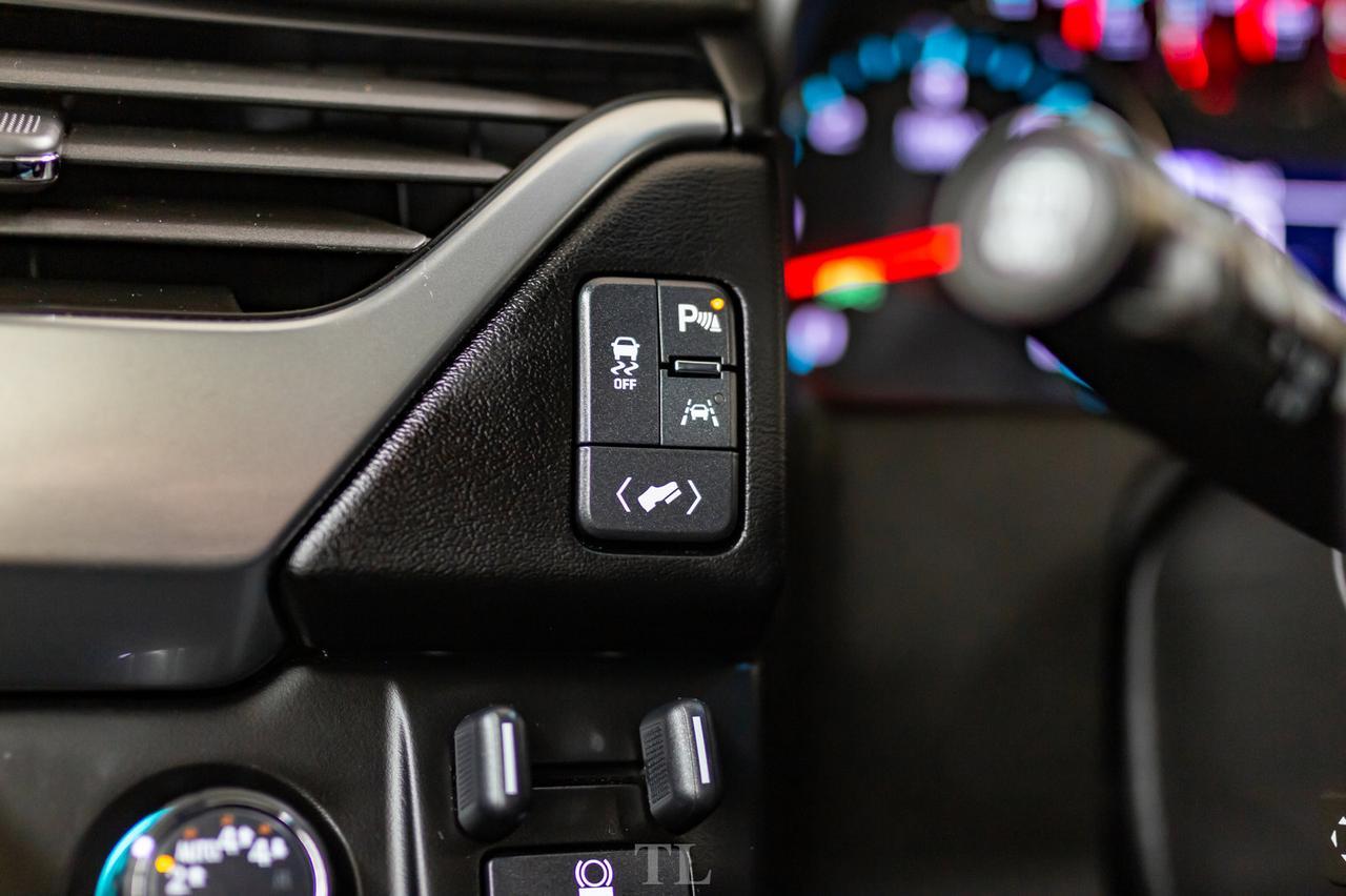 2019 Chevrolet Suburban AWD LT Leather Roof Nav BCam Red Deer AB