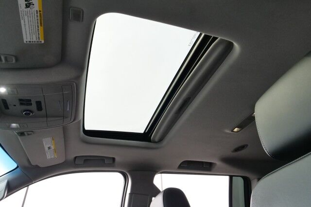 2019 Chevrolet Suburban LT / Luxury Package / Sunroof / Third Row! High Point NC