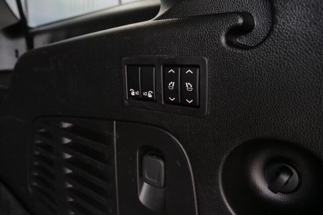 2019 Chevrolet Suburban LT / Luxury Package / Sunroof / Third Row! High Point NC