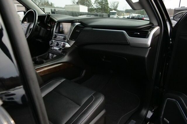 2019 Chevrolet Suburban LT / Luxury Package / Sunroof / Third Row! High Point NC