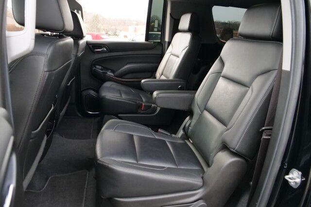 2019 Chevrolet Suburban LT / Luxury Package / Sunroof / Third Row! High Point NC