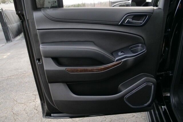 2019 Chevrolet Suburban LT / Luxury Package / Sunroof / Third Row! High Point NC