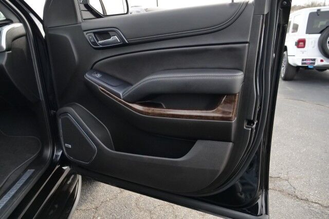 2019 Chevrolet Suburban LT / Luxury Package / Sunroof / Third Row! High Point NC