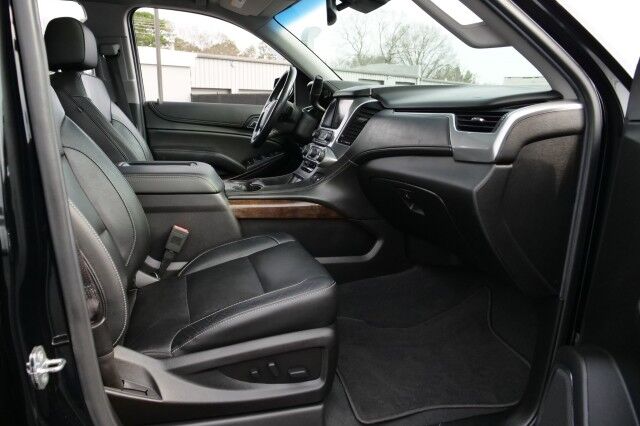 2019 Chevrolet Suburban LT / Luxury Package / Sunroof / Third Row! High Point NC