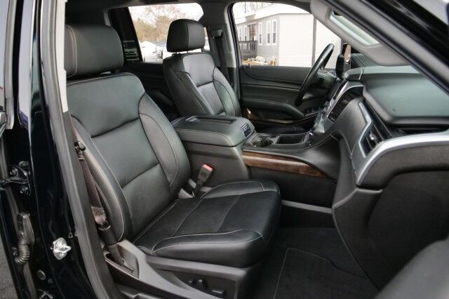 2019 Chevrolet Suburban LT / Luxury Package / Sunroof / Third Row! High Point NC