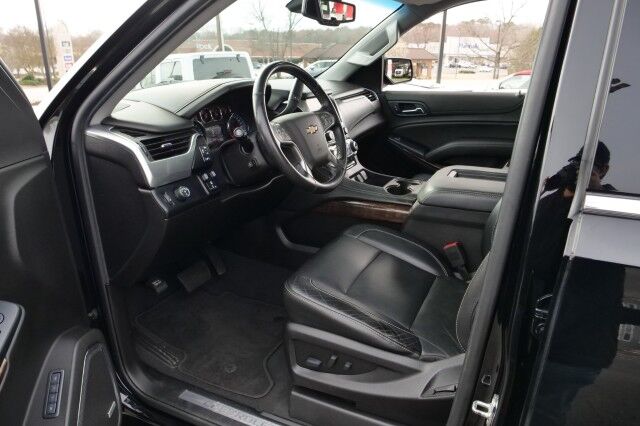 2019 Chevrolet Suburban LT / Luxury Package / Sunroof / Third Row! High Point NC