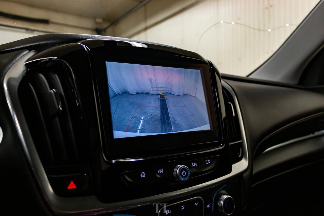 2019 Chevrolet Traverse 1LT BCam 3rd Row Seating Red Deer AB