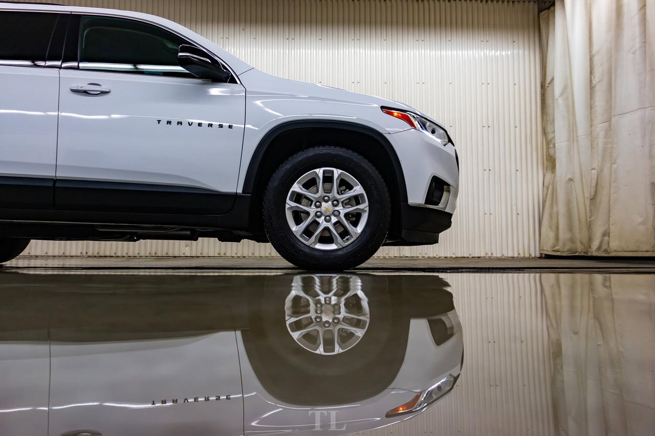 2019 Chevrolet Traverse 1LT BCam 3rd Row Seating Red Deer AB