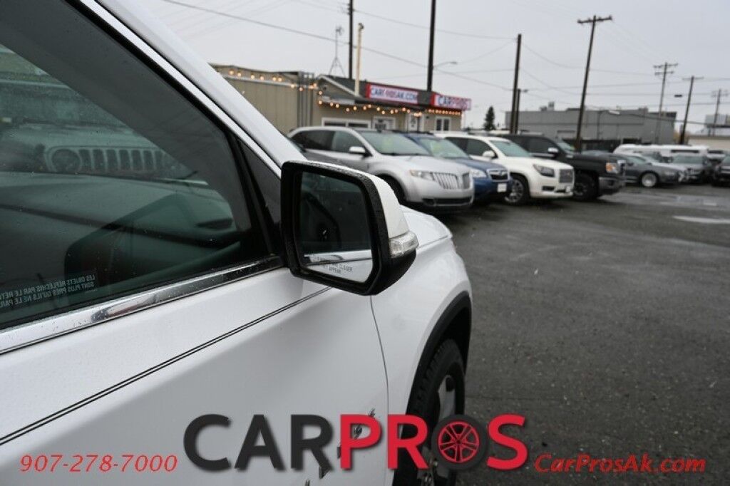 2019 Chevrolet Traverse 3LT - AWD - 3.6L V6 - Power & Heated Leather Seats - Remote Start - Bose Premium Sound - Navigation - Backup Camera with 360 Surround - Blind Spot Monitor - 2nd Row Captain's Chairs - 3rd Row - Power Liftgate - Tow Pkg - Seats 7 Anchorage AK