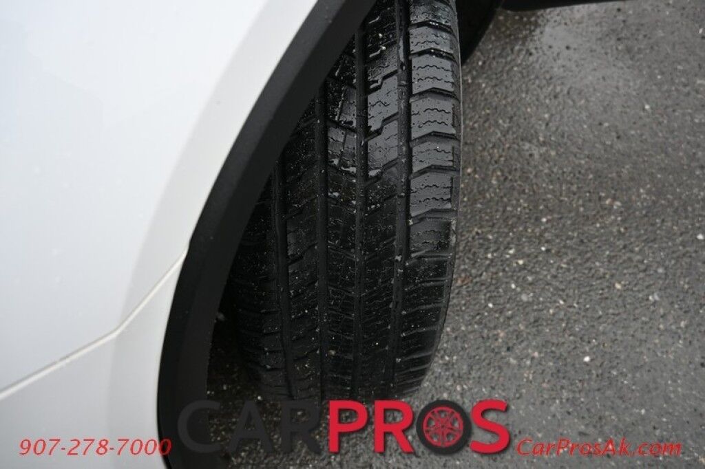 2019 Chevrolet Traverse 3LT - AWD - 3.6L V6 - Power & Heated Leather Seats - Remote Start - Bose Premium Sound - Navigation - Backup Camera with 360 Surround - Blind Spot Monitor - 2nd Row Captain's Chairs - 3rd Row - Power Liftgate - Tow Pkg - Seats 7 Anchorage AK