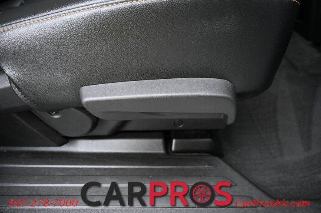 2019 Chevrolet Traverse 3LT - AWD - 3.6L V6 - Power & Heated Leather Seats - Remote Start - Bose Premium Sound - Navigation - Backup Camera with 360 Surround - Blind Spot Monitor - 2nd Row Captain's Chairs - 3rd Row - Power Liftgate - Tow Pkg - Seats 7 Anchorage AK