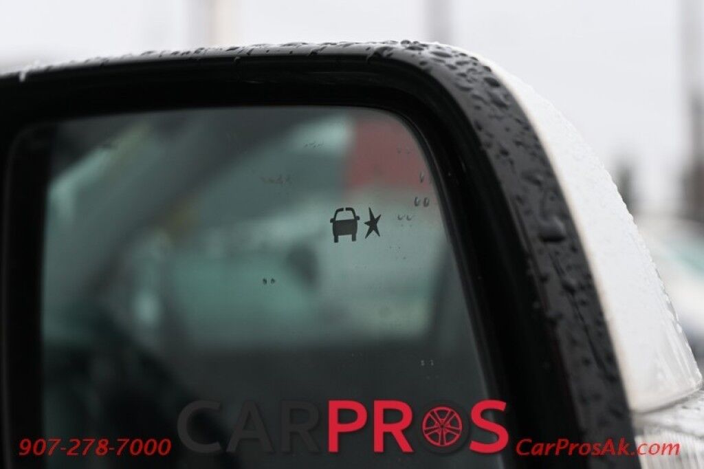 2019 Chevrolet Traverse 3LT - AWD - 3.6L V6 - Power & Heated Leather Seats - Remote Start - Bose Premium Sound - Navigation - Backup Camera with 360 Surround - Blind Spot Monitor - 2nd Row Captain's Chairs - 3rd Row - Power Liftgate - Tow Pkg - Seats 7 Anchorage AK