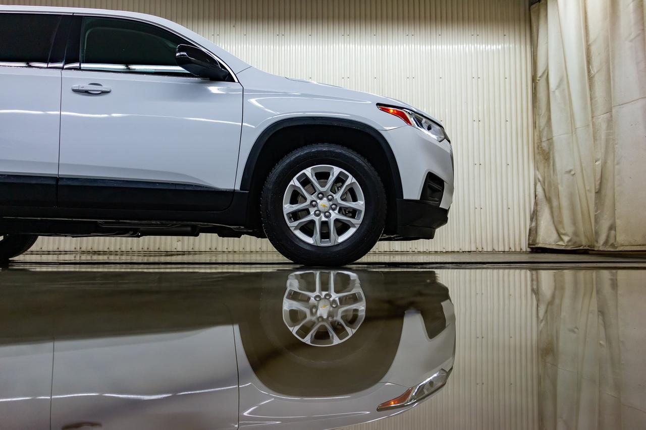 2019 Chevrolet Traverse AWD LS BCam Red Deer AB