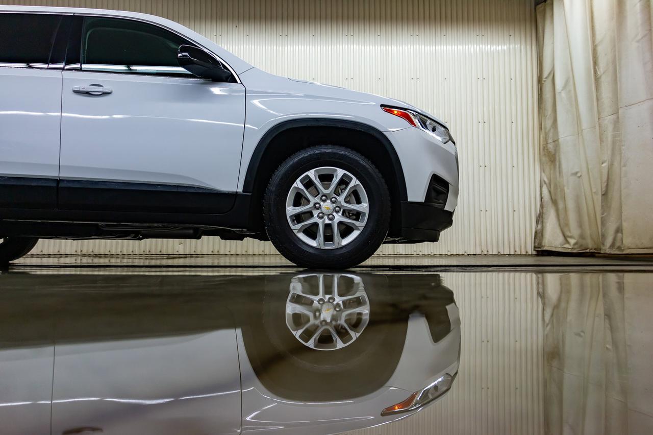 2019 Chevrolet Traverse AWD LS BCam Red Deer AB