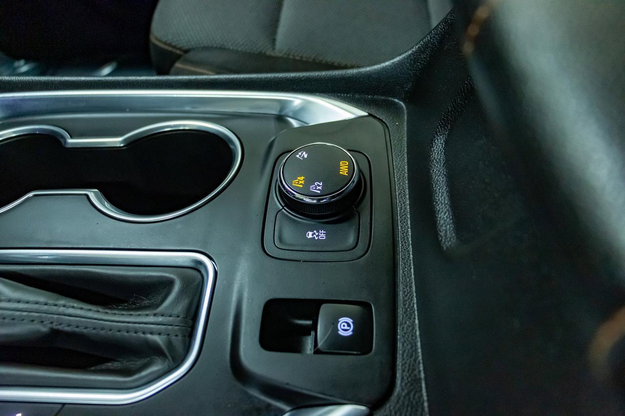 2019 Chevrolet Traverse AWD LS BCam Red Deer AB