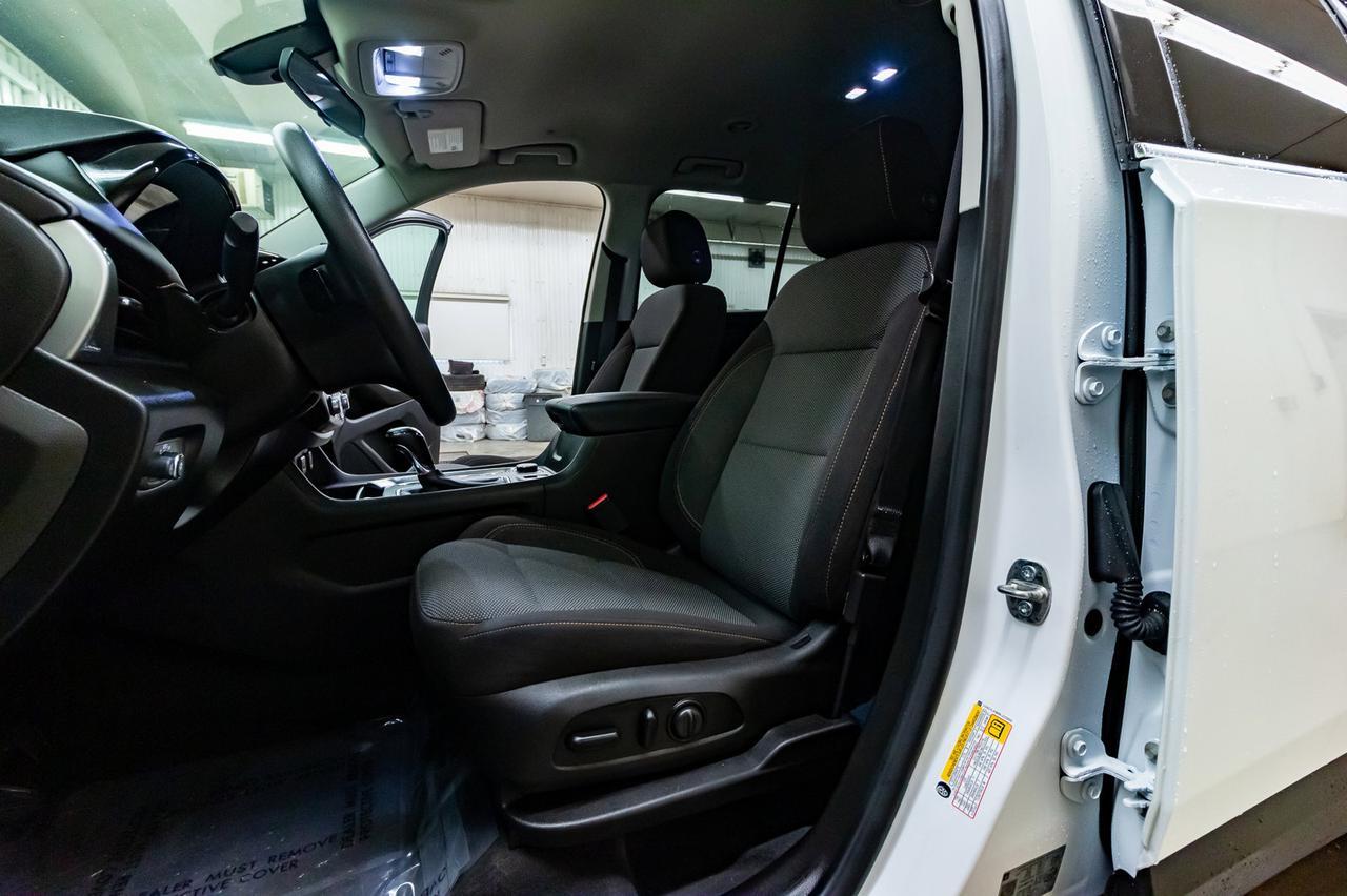 2019 Chevrolet Traverse AWD LS BCam Red Deer AB