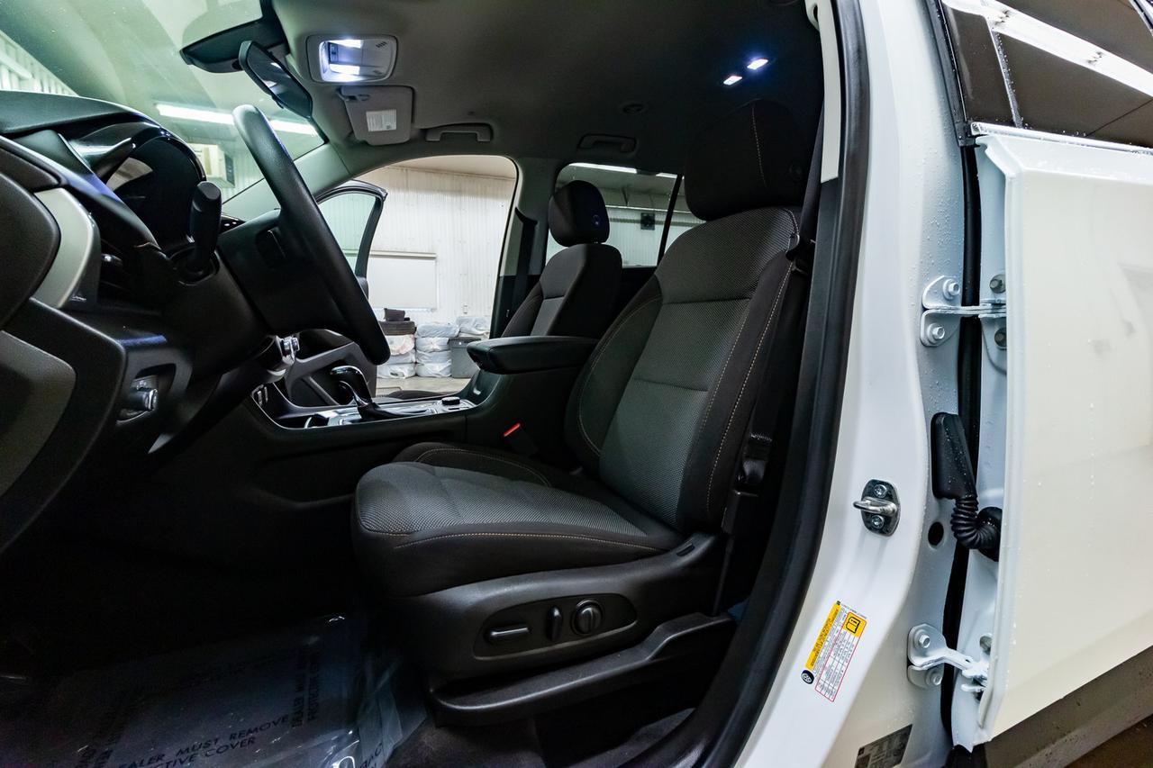 2019 Chevrolet Traverse AWD LS BCam Red Deer AB
