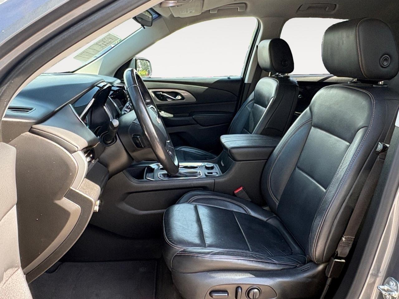 2019 Chevrolet Traverse LT Leather, ROOF RACKS, POWER LIFTGATE, BACKUP CAMERA, HEATED SEATS, CAPTAINS CHAIRS, POWER 3RD ROW SEATING, APPLE CARPLAY/ANDROID AUTO, BLIND SPOT ALERT, LANE KEEP ASSIST, ONLY 43K MILES, THIS SUV IS READY FOR THE WHOLE FAMILY! Virginia Beach VA