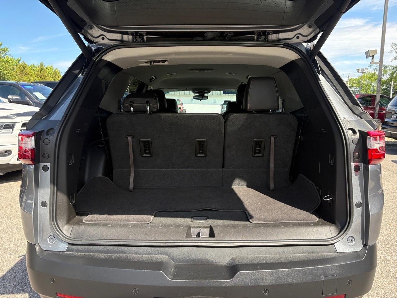 2019 Chevrolet Traverse LT Leather, ROOF RACKS, POWER LIFTGATE, BACKUP CAMERA, HEATED SEATS, CAPTAINS CHAIRS, POWER 3RD ROW SEATING, APPLE CARPLAY/ANDROID AUTO, BLIND SPOT ALERT, LANE KEEP ASSIST, ONLY 43K MILES, THIS SUV IS READY FOR THE WHOLE FAMILY! Virginia Beach VA