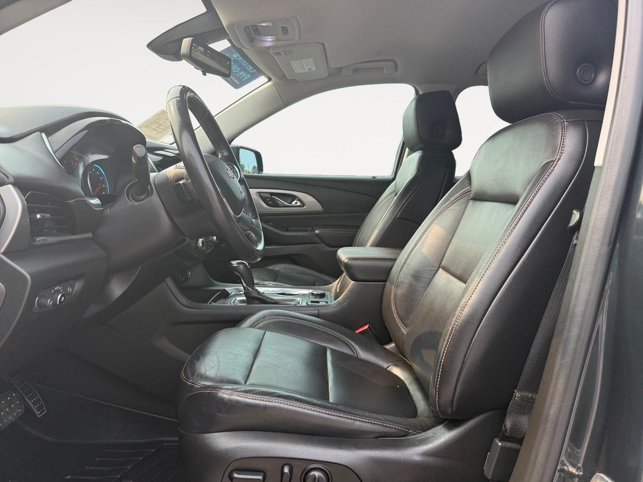 2019 Chevrolet Traverse RS, HEATED SEATS, BOSE SPEAKERS, DVD ENTERTAINMENT, BLUETOOTH, NAVIGATION, UNIVERSAL GARAGE DOOR OPENER, 3RD ROW, POWER LIFTGATE, BACKUP CAMERA, POWER MIRRORS, REMOTE START, CLEAN CARFAX!