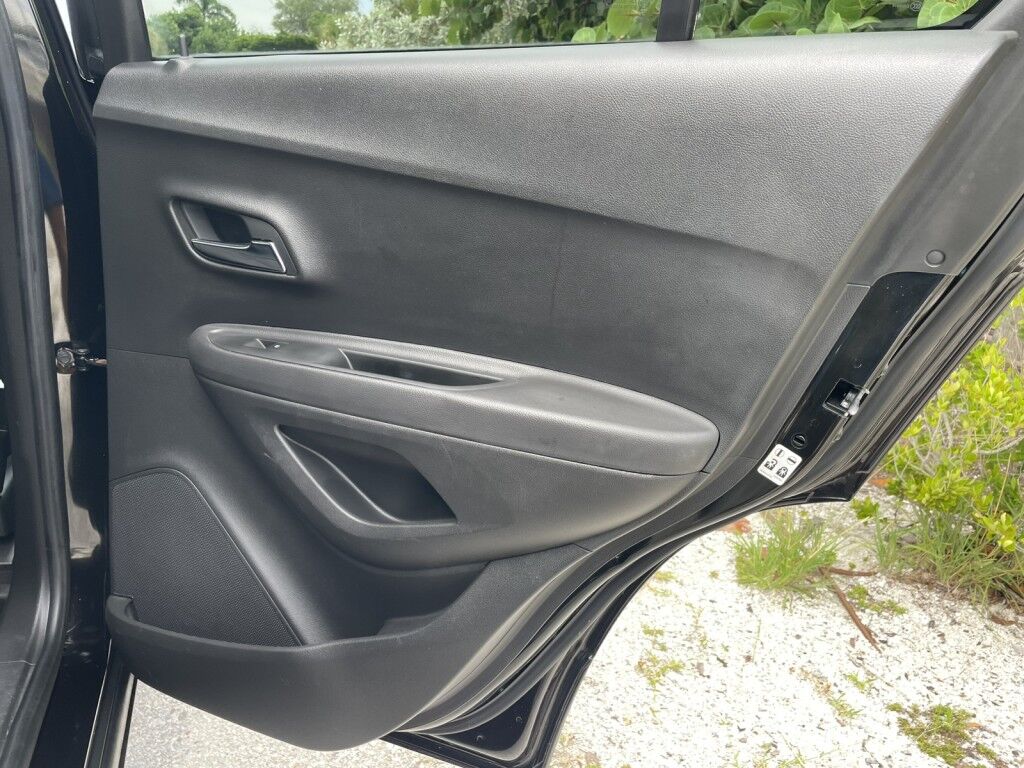 2019 Chevrolet Trax LT~LOW MILES~CRUISE CONTROL~POWER SEAT~APPLE CAR PLAY~ONLINE FIN Sarasota FL
