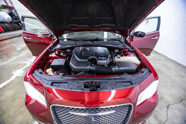 2019 Chrysler 300 Limited Leather Roof Nav BCam Red Deer AB