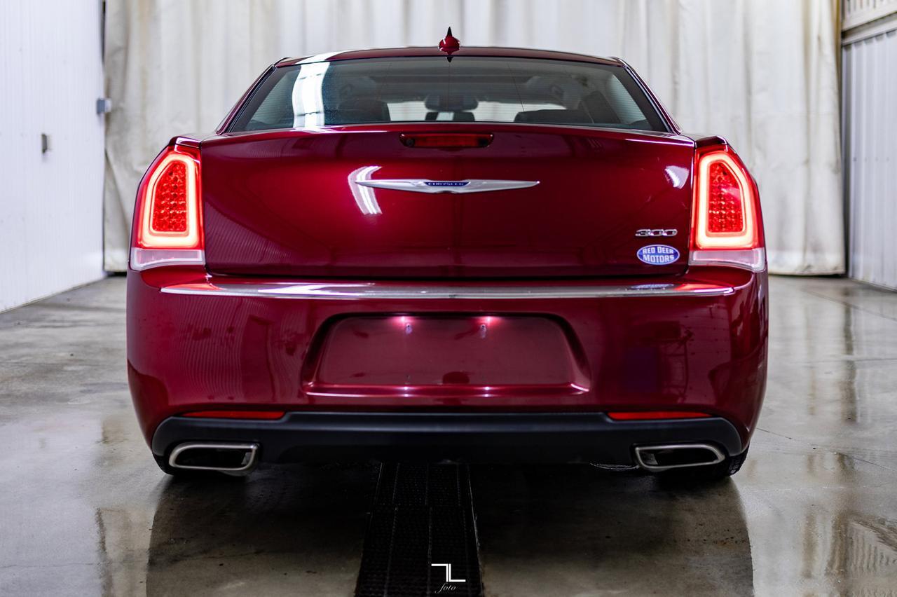 2019 Chrysler 300 Limited Leather Roof Nav BCam Red Deer AB