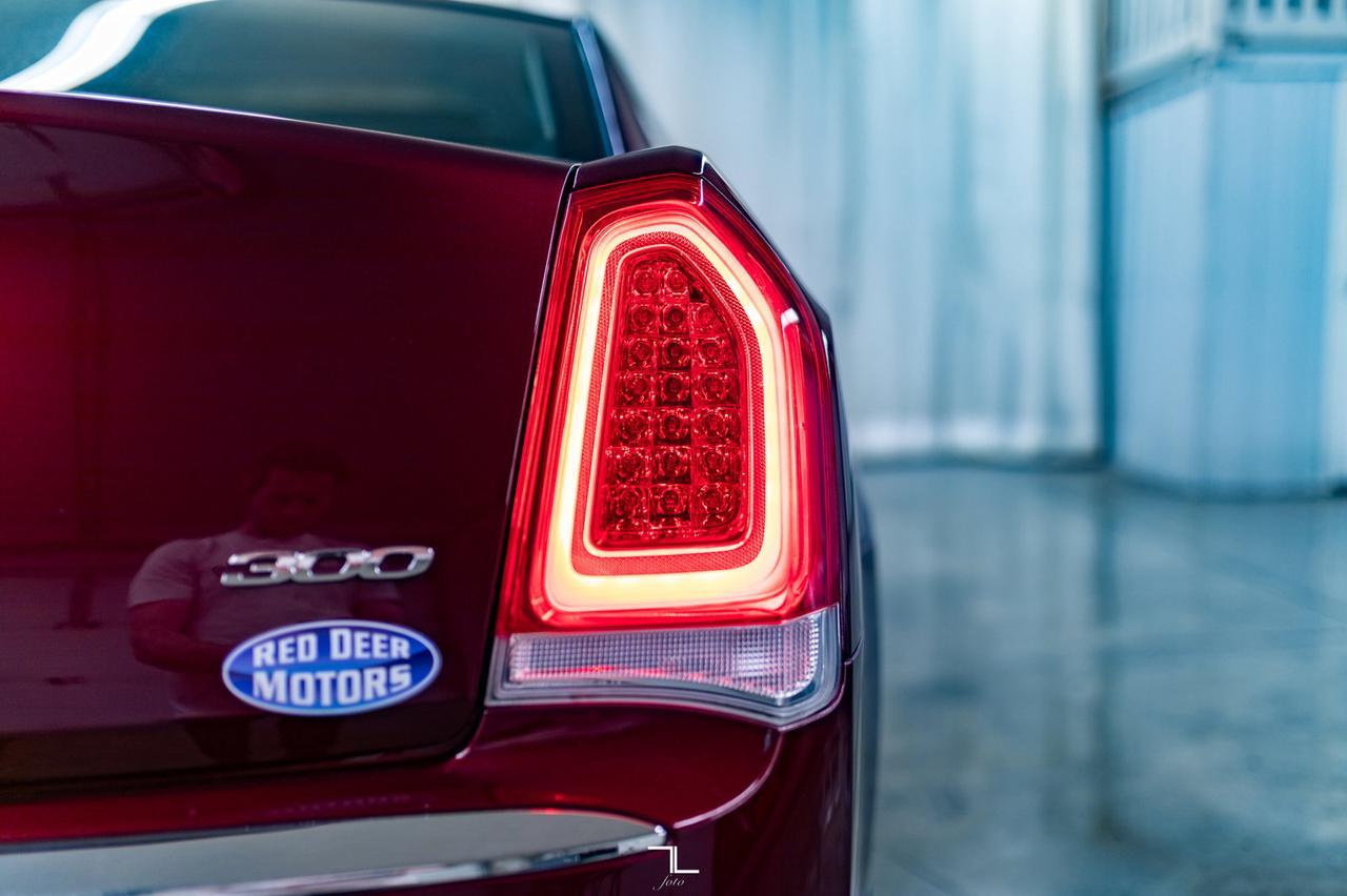 2019 Chrysler 300 Limited Leather Roof Nav BCam Red Deer AB