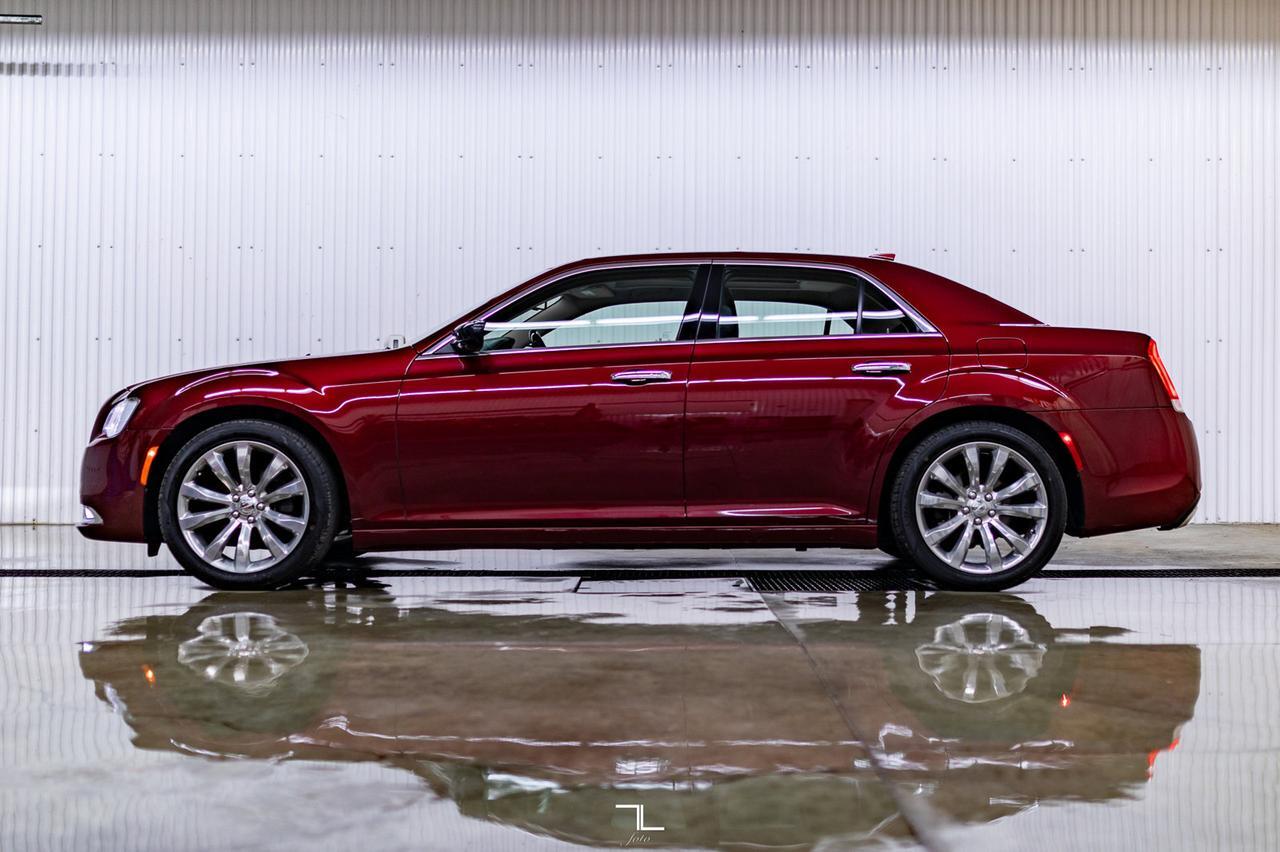 2019 Chrysler 300 Limited Leather Roof Nav BCam Red Deer AB