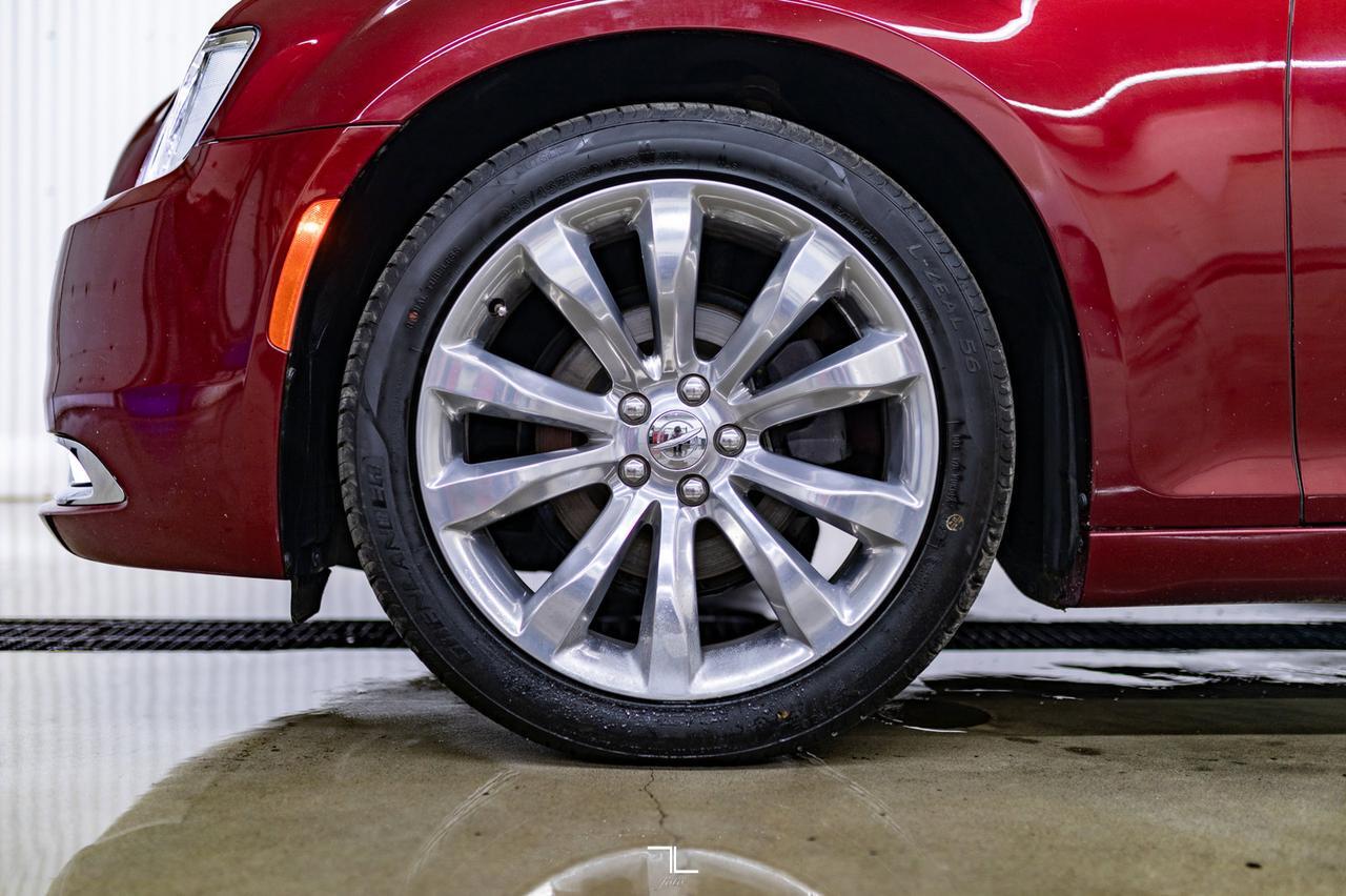 2019 Chrysler 300 Limited Leather Roof Nav BCam Red Deer AB