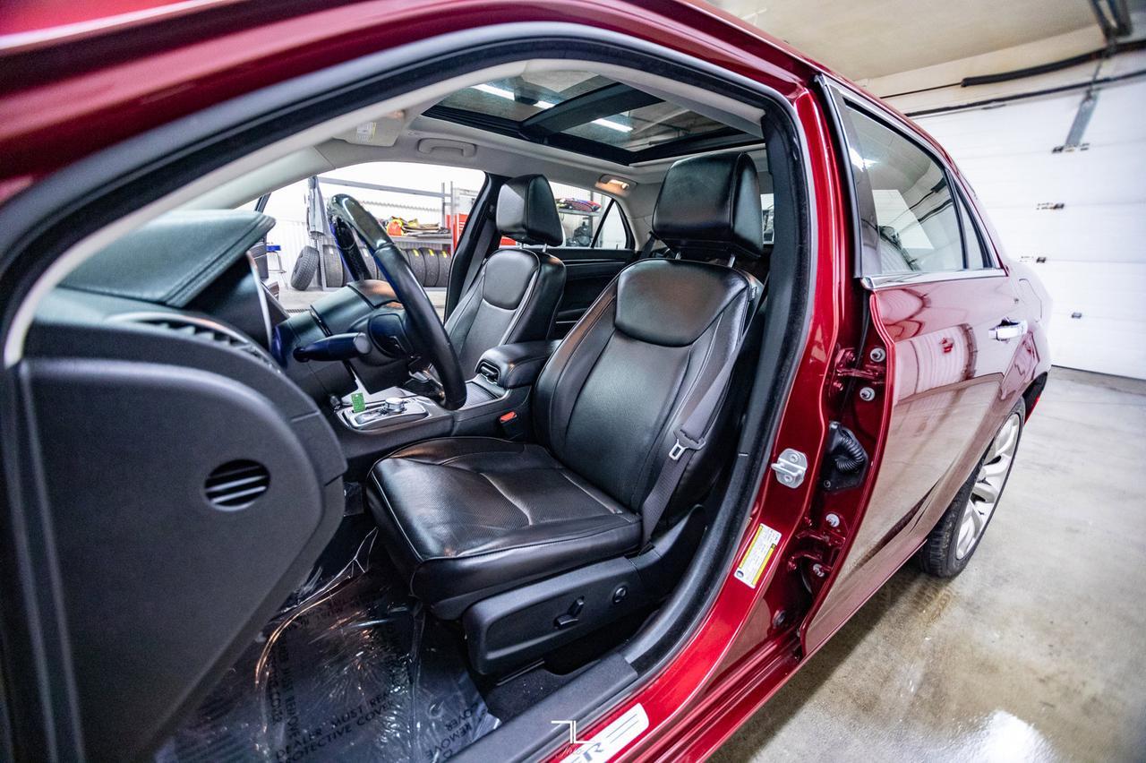 2019 Chrysler 300 Limited Leather Roof Nav BCam Red Deer AB