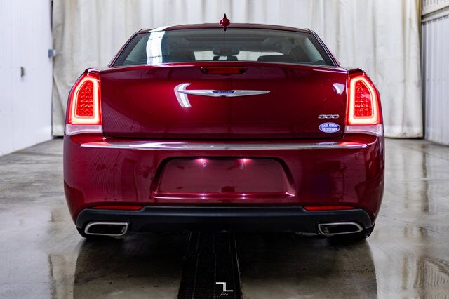 2019 Chrysler 300 Limited Leather Roof Nav BCam Red Deer AB