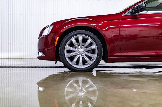 2019 Chrysler 300 Limited Leather Roof Nav BCam Red Deer AB