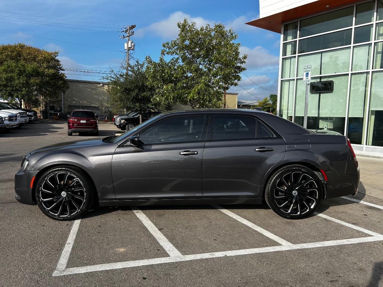 2019 Chrysler 300 Touring